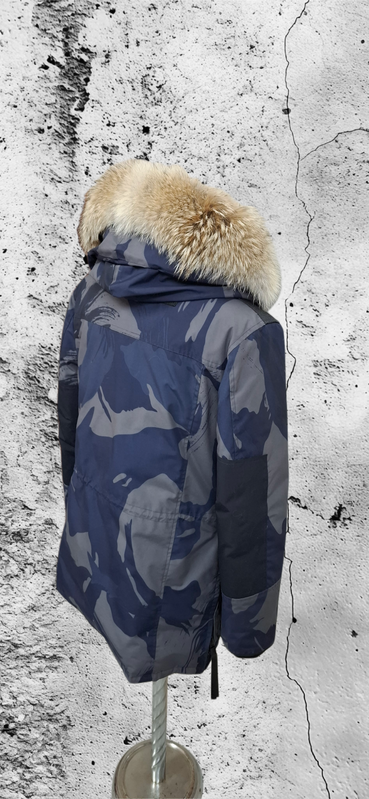 Genuine Coyote fur trim replacement compatible with Canada Goose jacket 56
