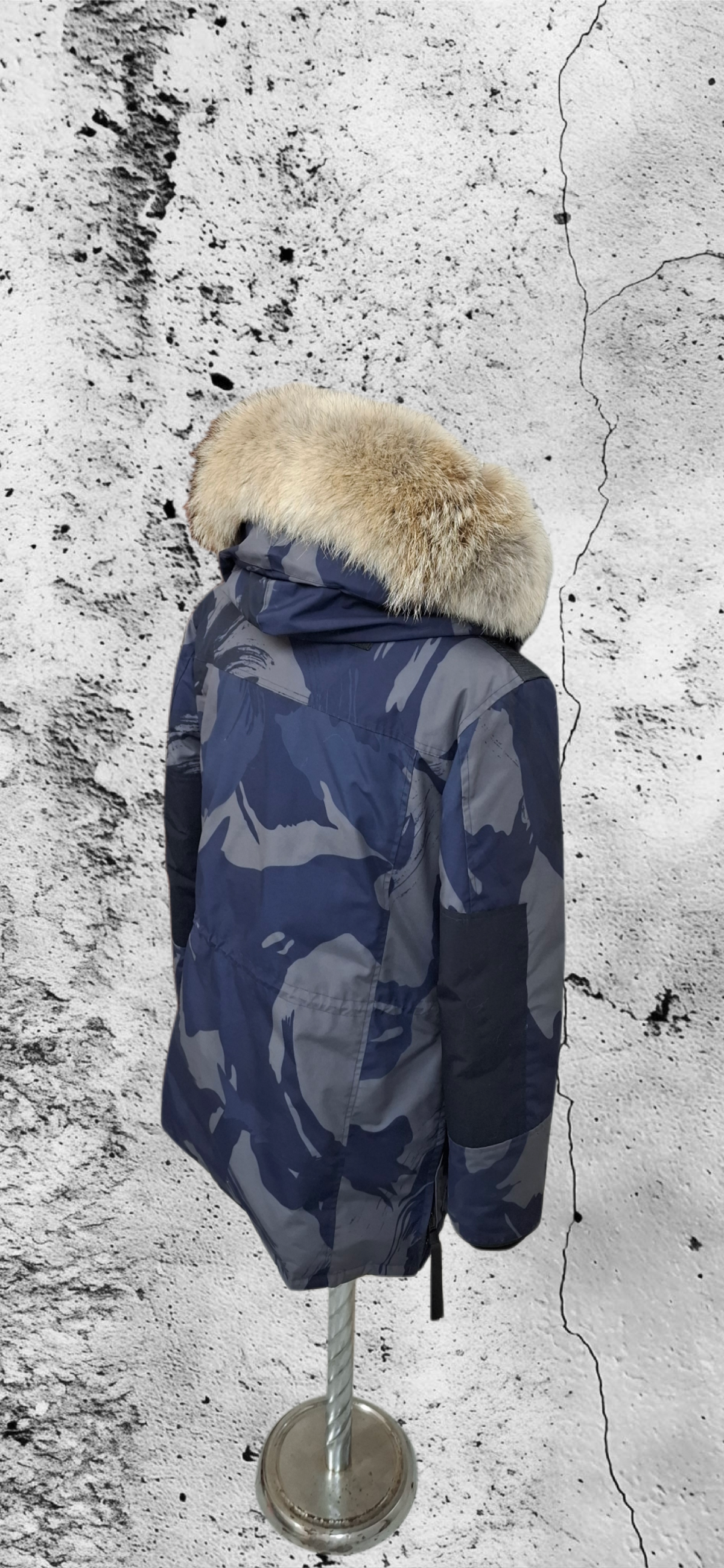 Genuine Coyote fur trim replacement compatible with Canada Goose jacket 55